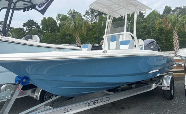 2026 Robalo 206 Cayman